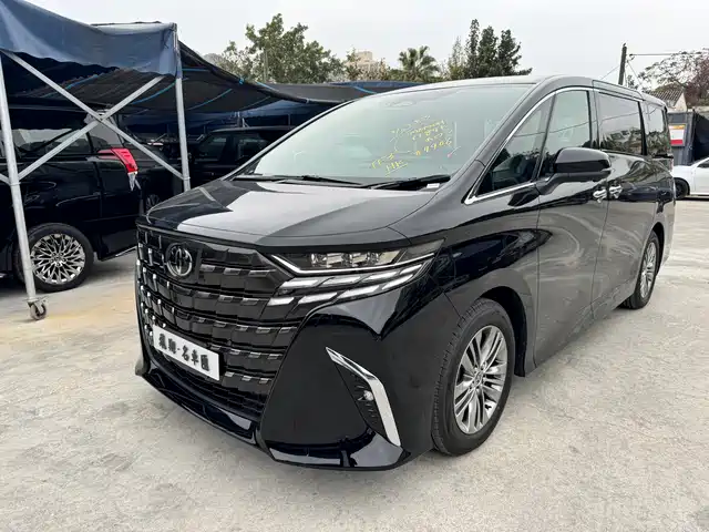 TOYOTA ELFA 2025