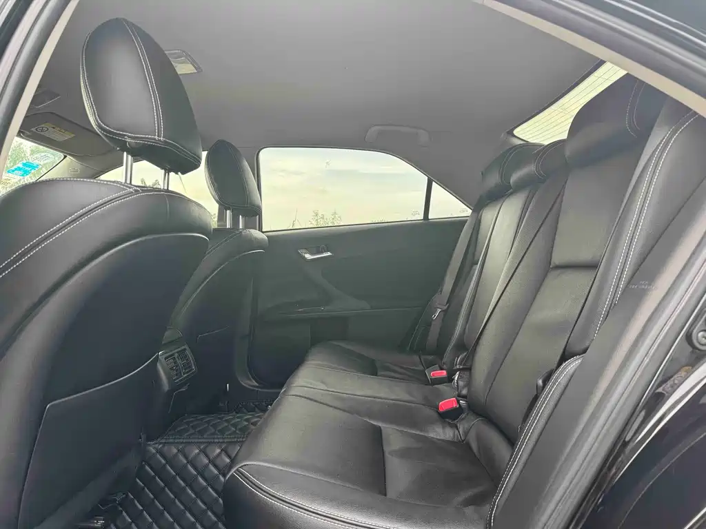 Toyota Reiz — миниатюра 5