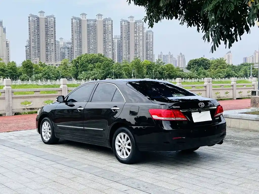Toyota Camry — миниатюра 7