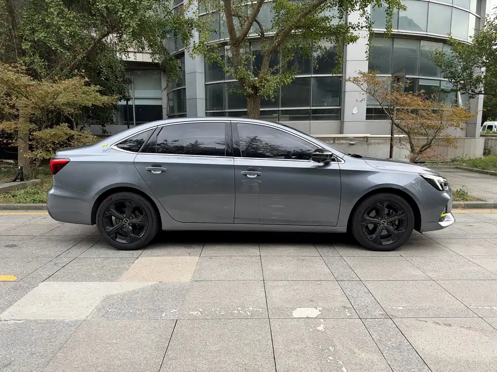 Roewe i6 MAX — миниатюра 10