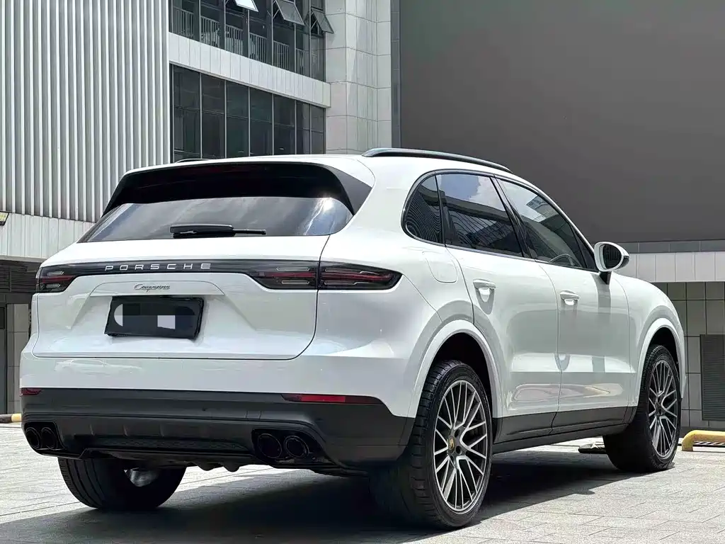 Porsche Cayenne — миниатюра 11