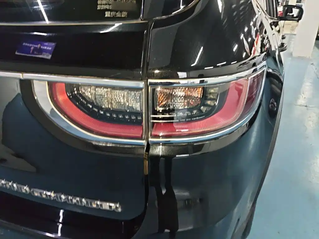 Jeep Grand Commander — миниатюра 8