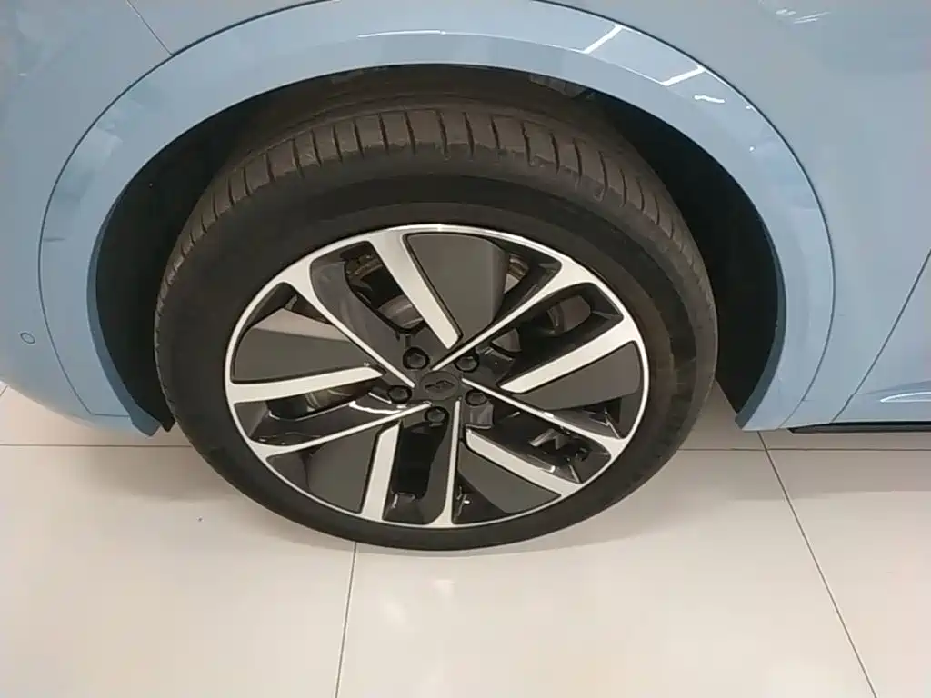 Li Auto Li L8 — миниатюра 23