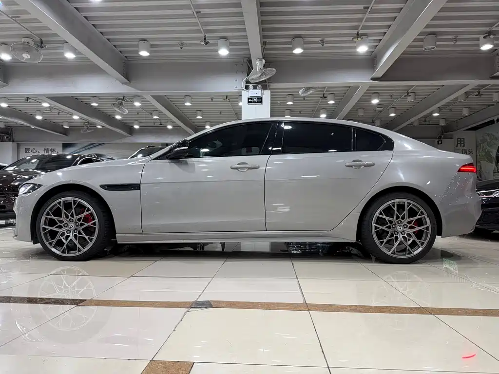Jaguar XEL — миниатюра 4