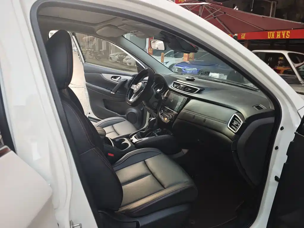 Nissan Qashqai — миниатюра 9