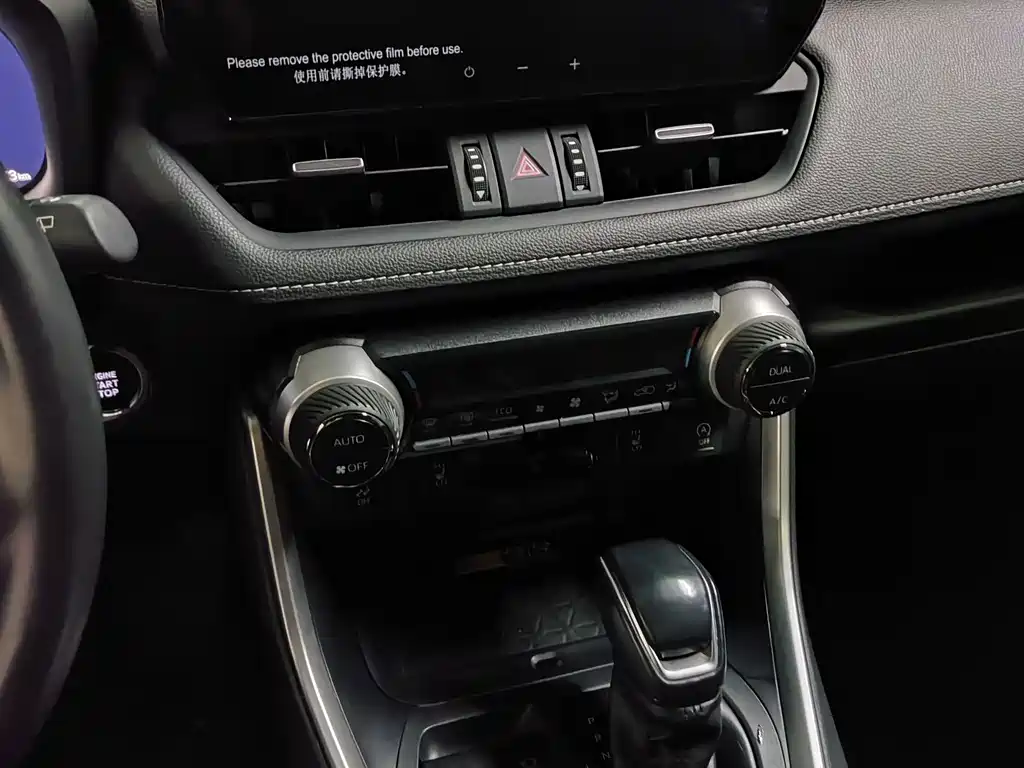 Toyota RAV4 — миниатюра 6