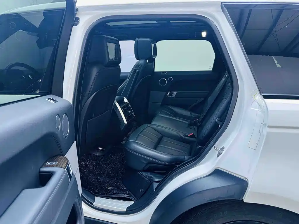Land Rover Sport PHEV — миниатюра 17