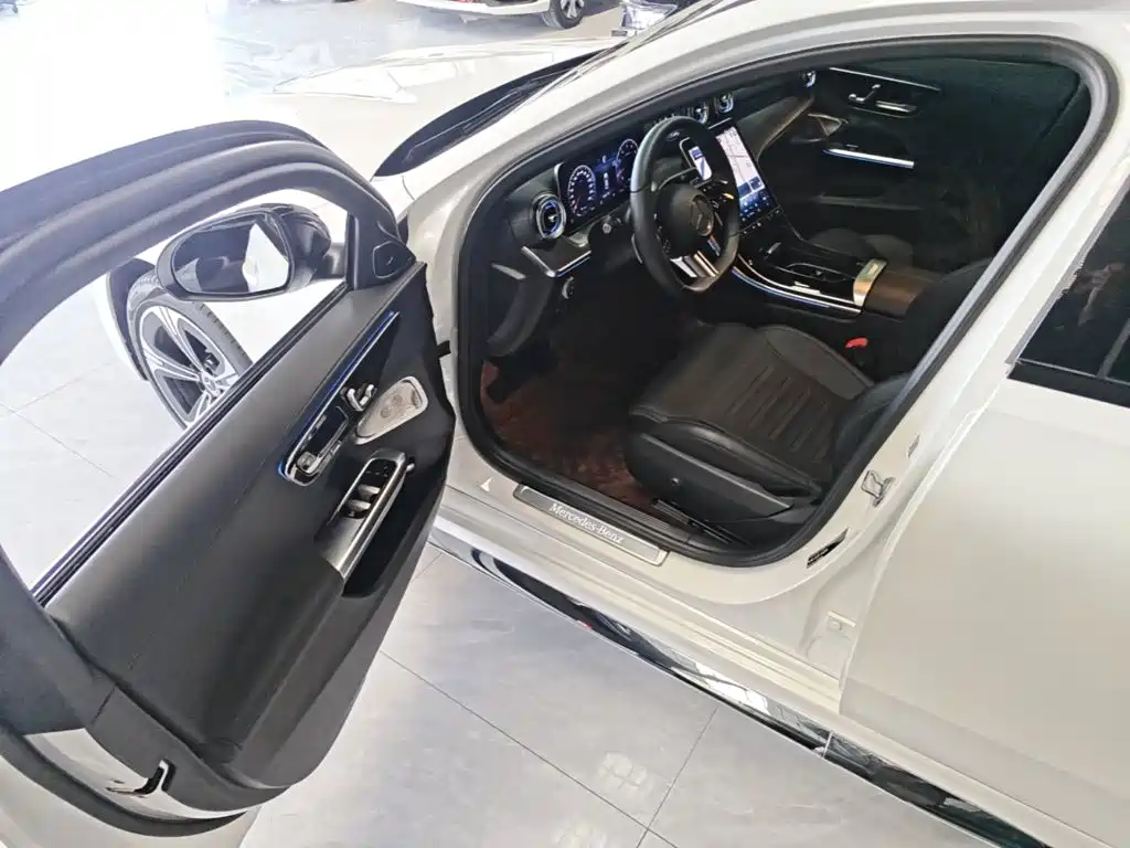 Mercedes-Benz C-Class — миниатюра 16