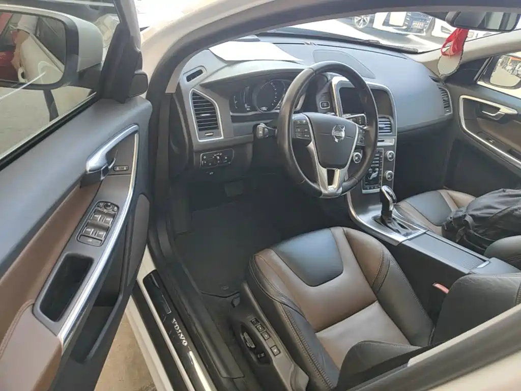 Volvo XC60 — миниатюра 16