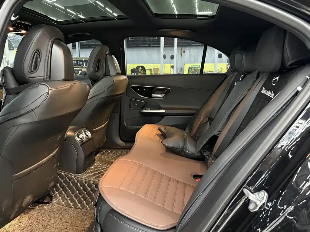 Mercedes-Benz C-Class — миниатюра 6