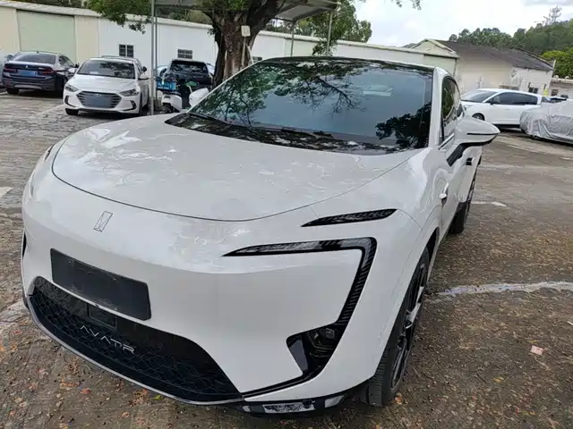 2025 Avatr 11