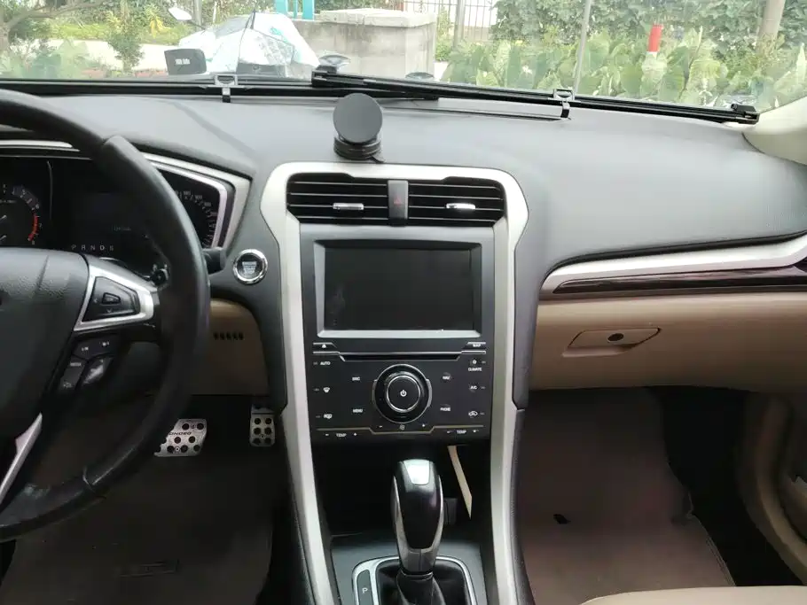 Ford Mondeo — миниатюра 13