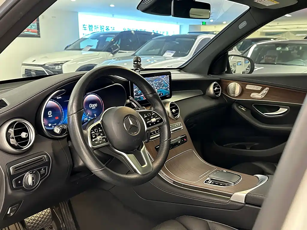 Mercedes-Benz GLC — миниатюра 10