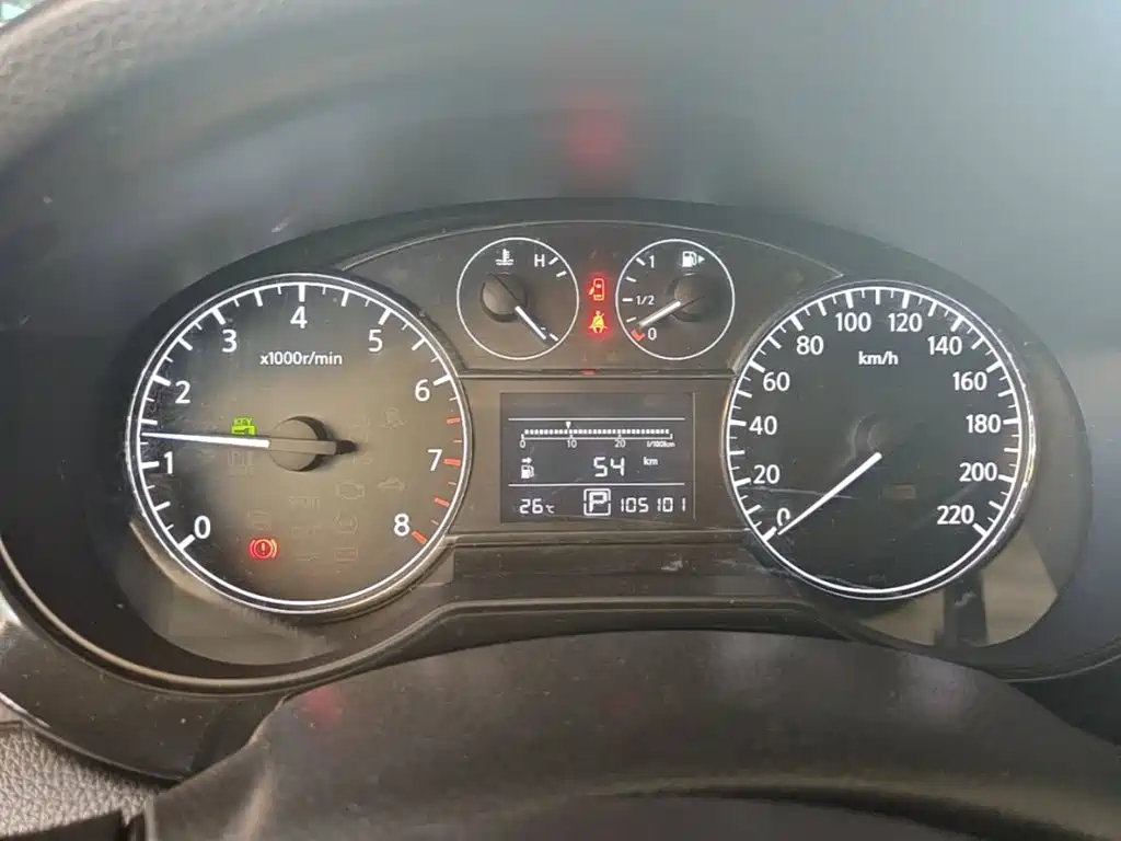 Nissan Tiida — миниатюра 12