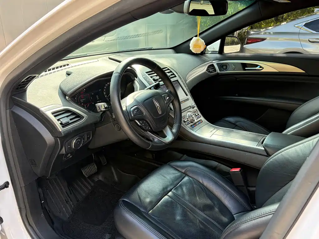 Lincoln MKZ — миниатюра 8