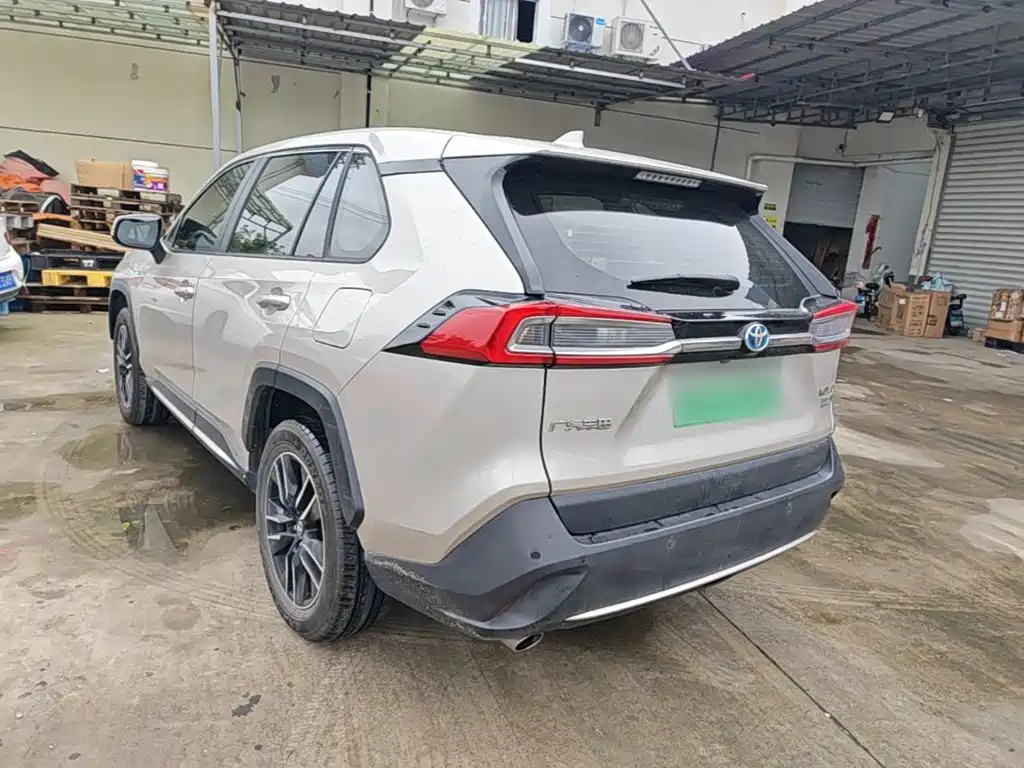 Toyota Wildlander New Energy — миниатюра 5