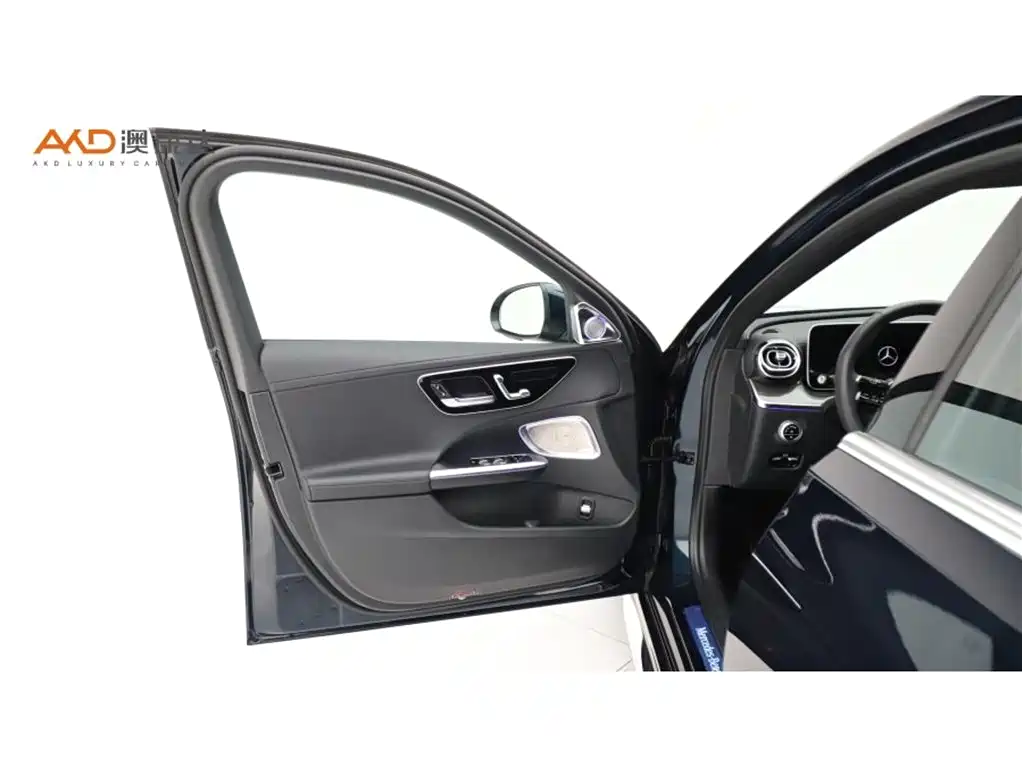 Mercedes-Benz C-Class — миниатюра 10