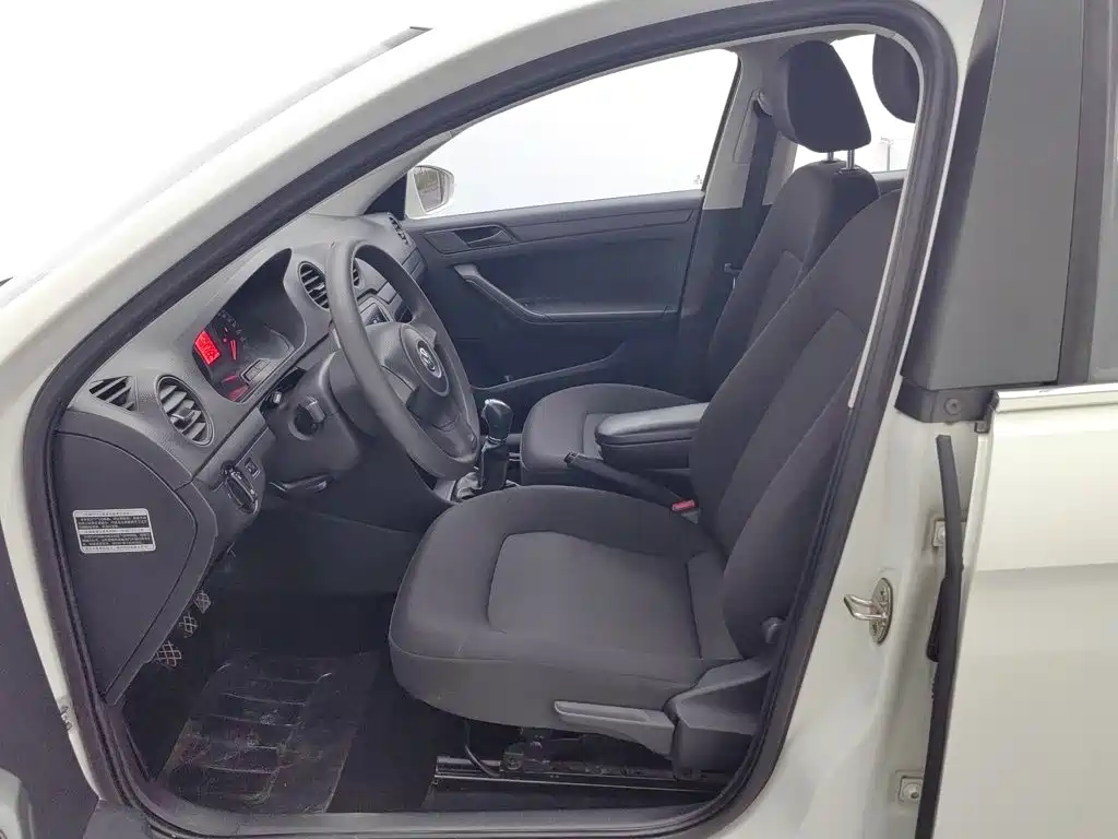 Volkswagen Jetta — миниатюра 10