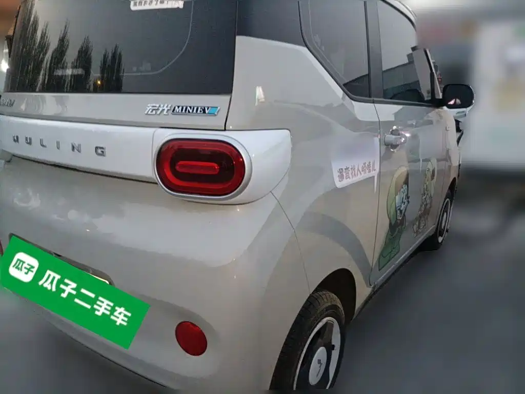 Wuling MINIEV — миниатюра 4