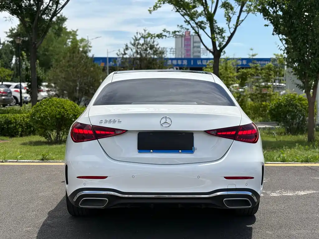 Mercedes-Benz C-Class — миниатюра 6