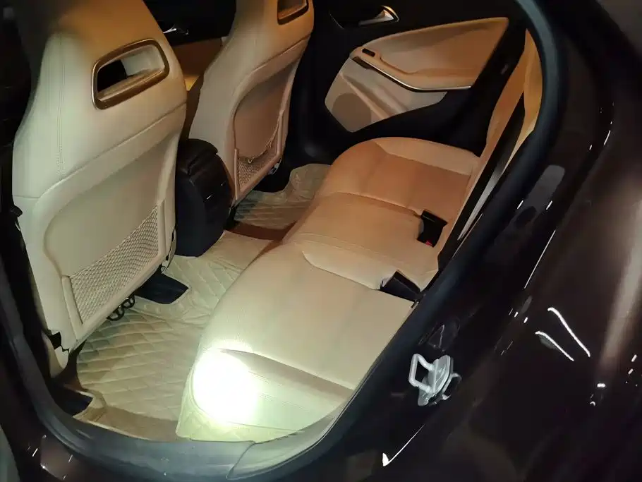 Mercedes-Benz GLA — миниатюра 11