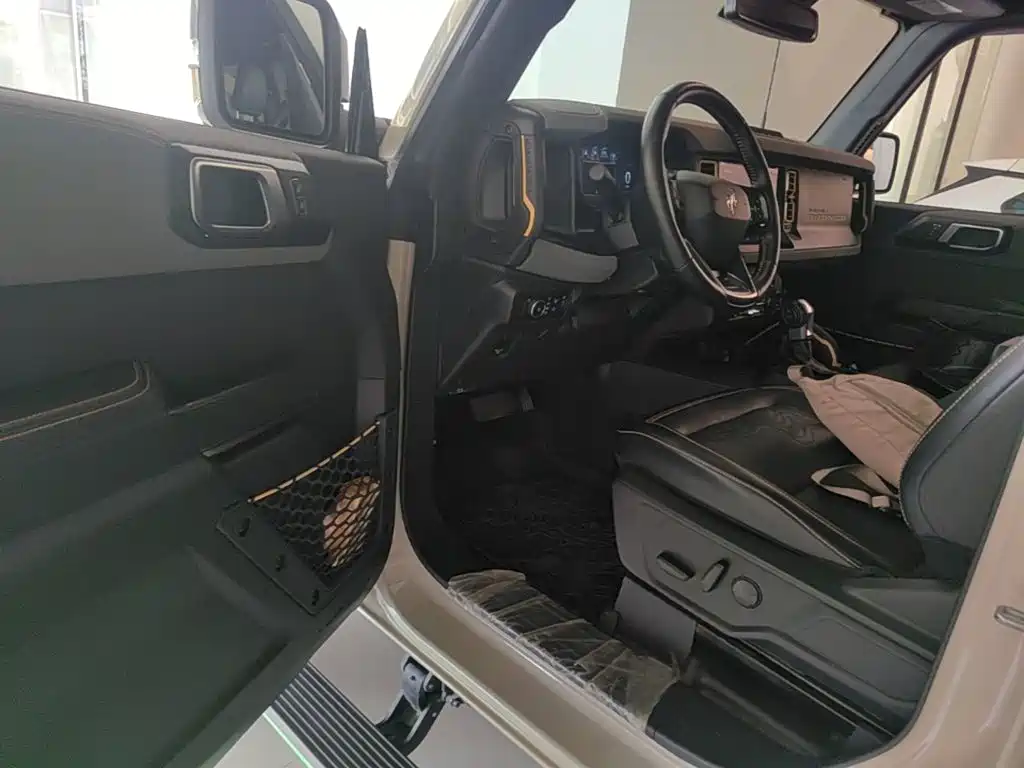 Ford Bronco — миниатюра 16