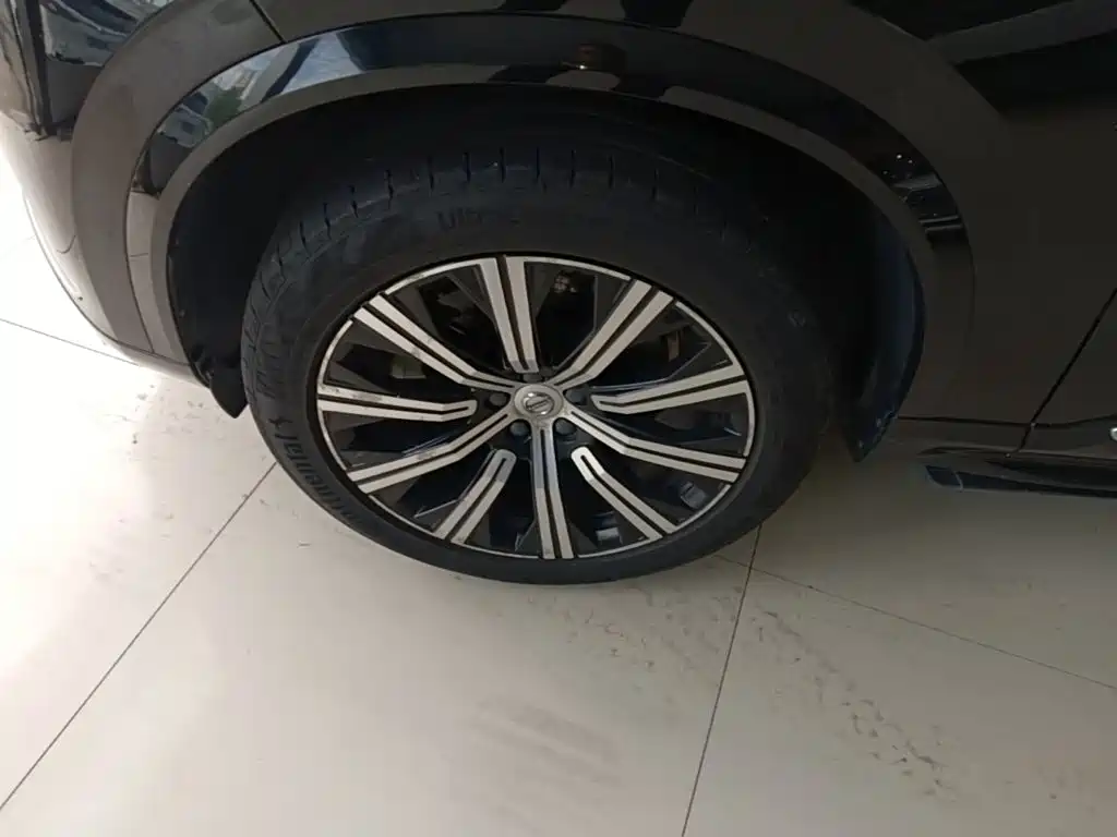 Volvo XC90 — миниатюра 23