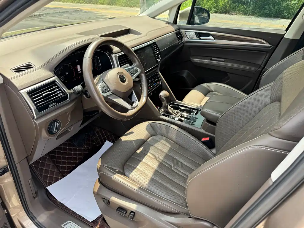 Volkswagen Viloran 330TSI Luxury Edition, фото 7