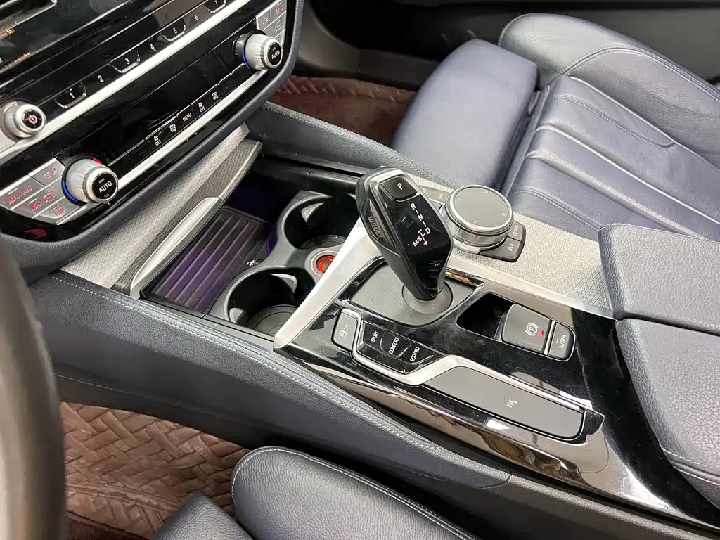 BMW 5 Series (Import) — миниатюра 22