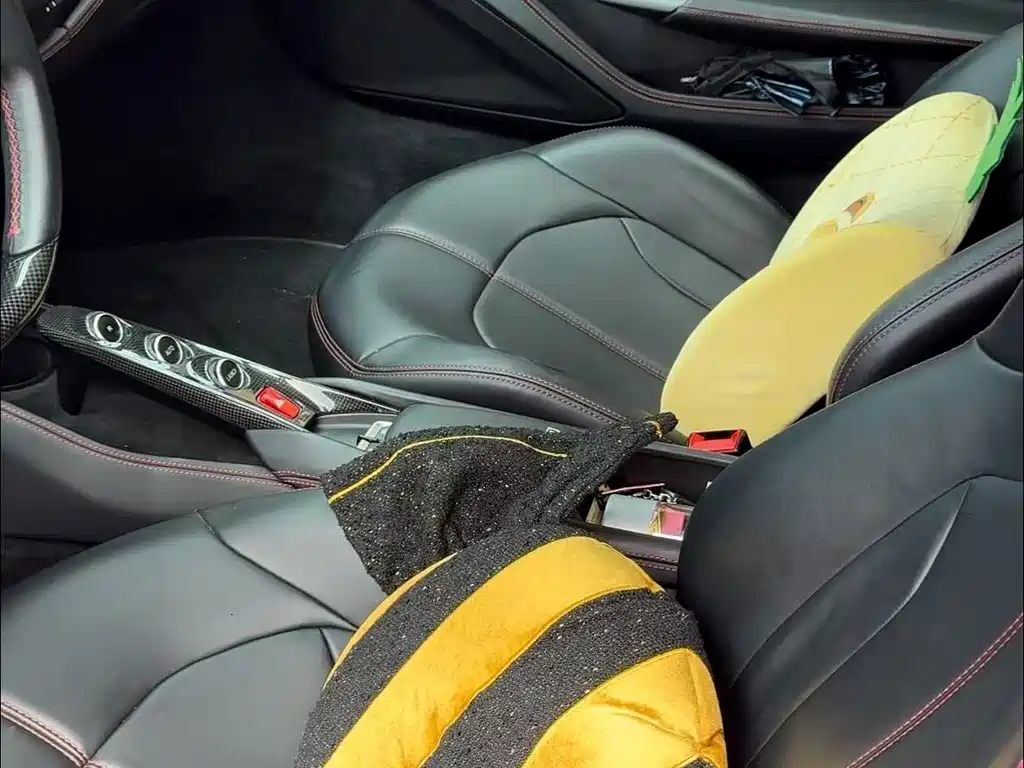 Ferrari F8 — миниатюра 8