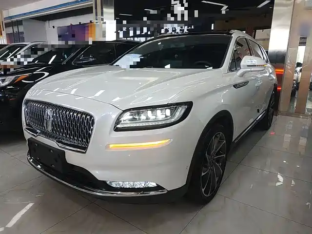 LINCOLN NAVIGATOR 2021