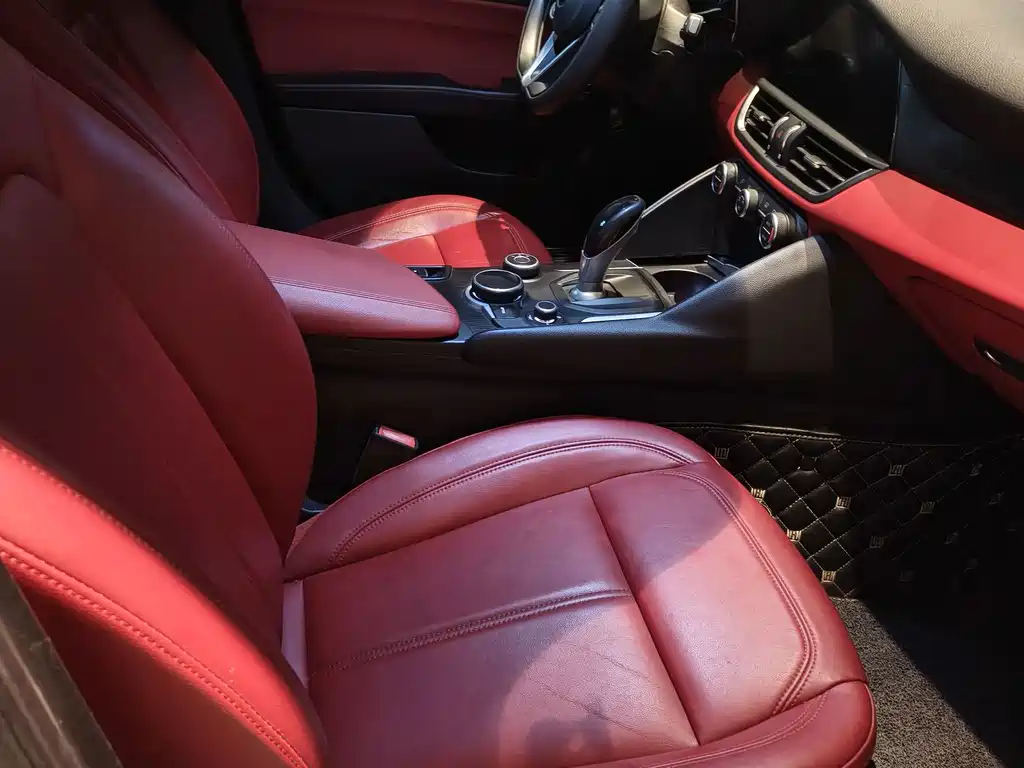 Alfa Romeo Giulia — миниатюра 12