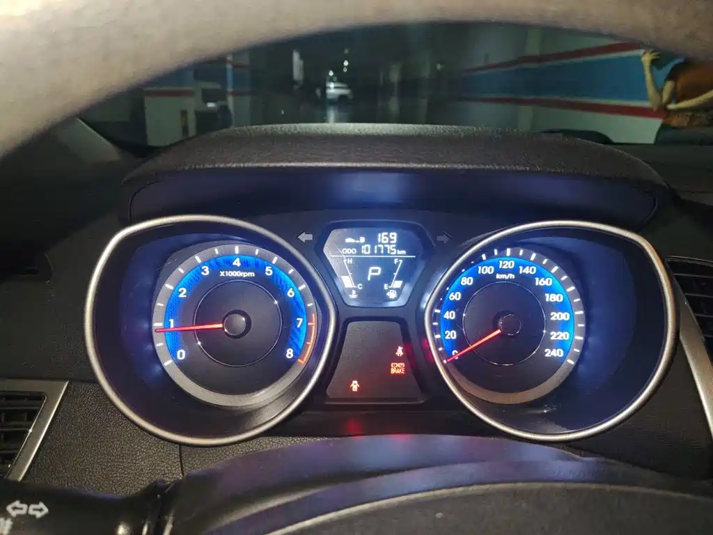 Hyundai Elantra Langdong — миниатюра 12
