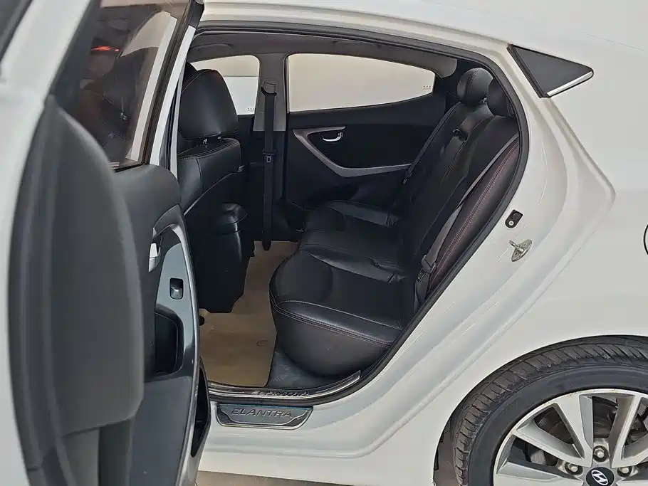 Hyundai Elantra Langdong — миниатюра 11