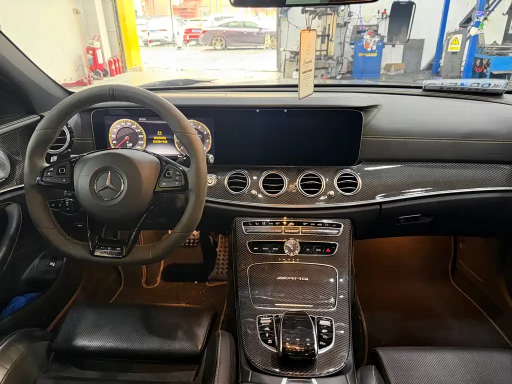 Mercedes-Benz E-Class AMG — миниатюра 10