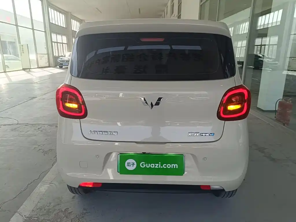 Wuling MINIEV — миниатюра 6