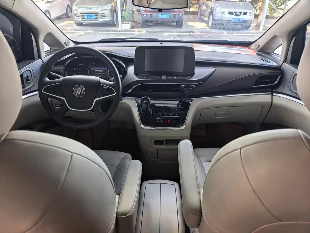 Buick GL8 — миниатюра 10