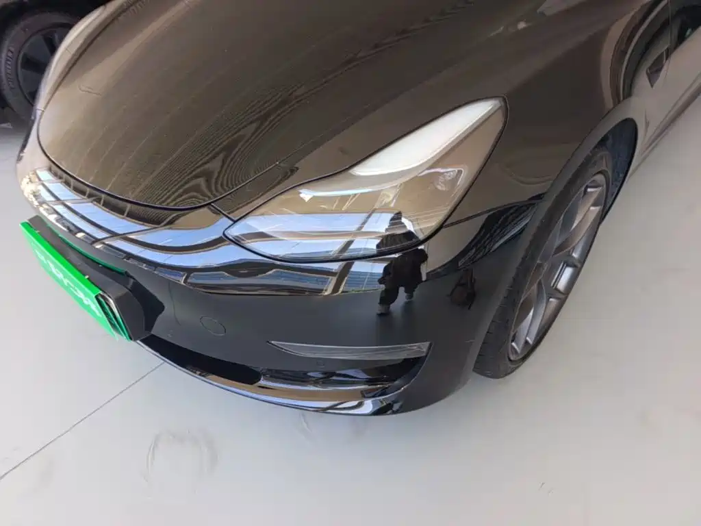 Tesla Model 3 — миниатюра 24