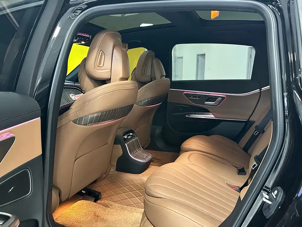 Mercedes-Benz E-Class — миниатюра 6