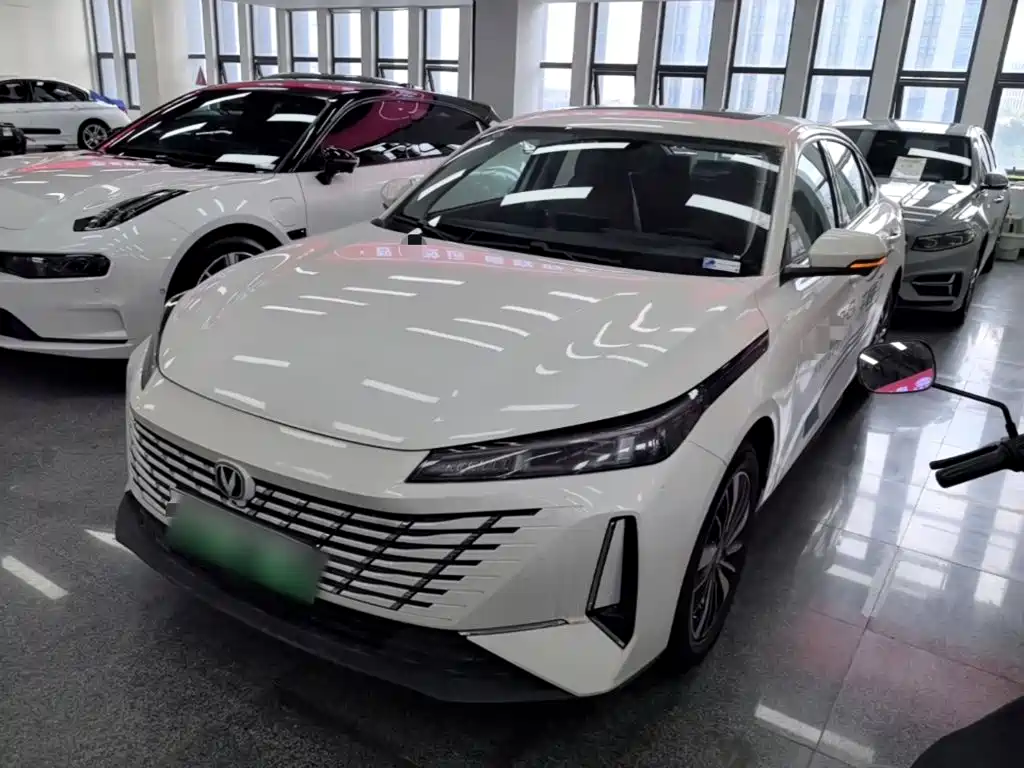Changan Побег PHEV — миниатюра 2
