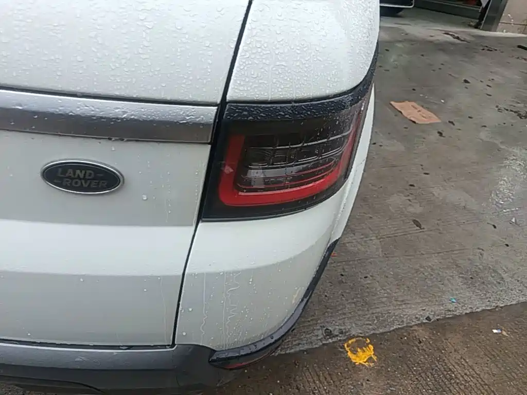 Land Rover Sport PHEV — миниатюра 8