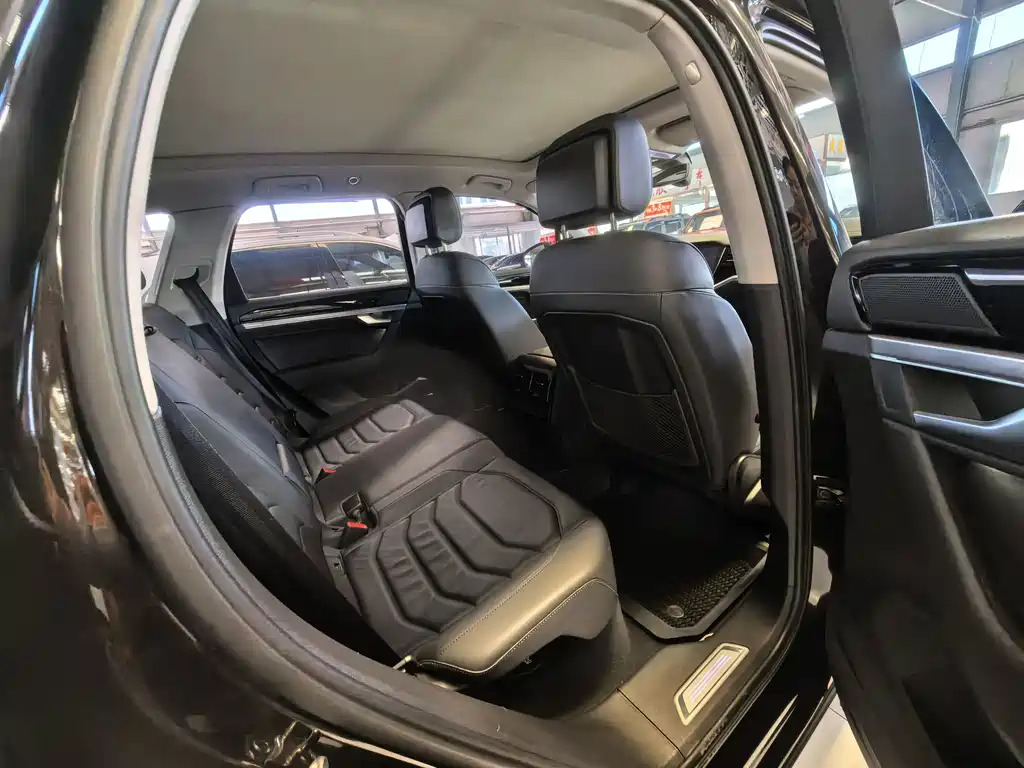Volkswagen Touareg — миниатюра 10