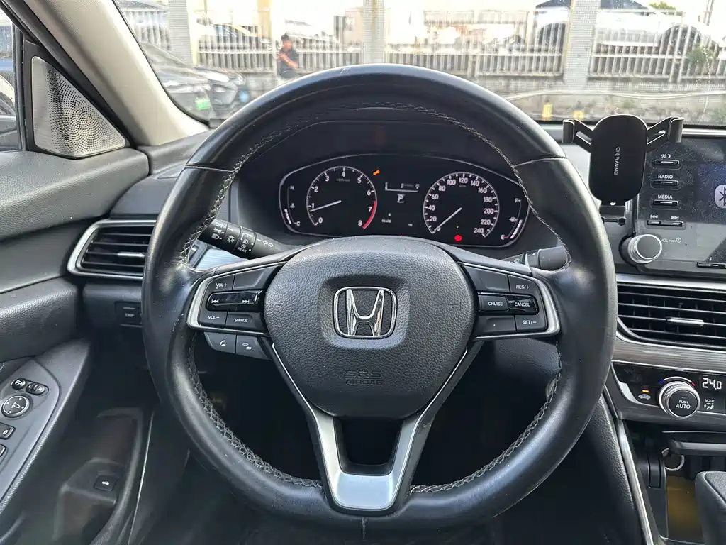 Honda Accord — миниатюра 10