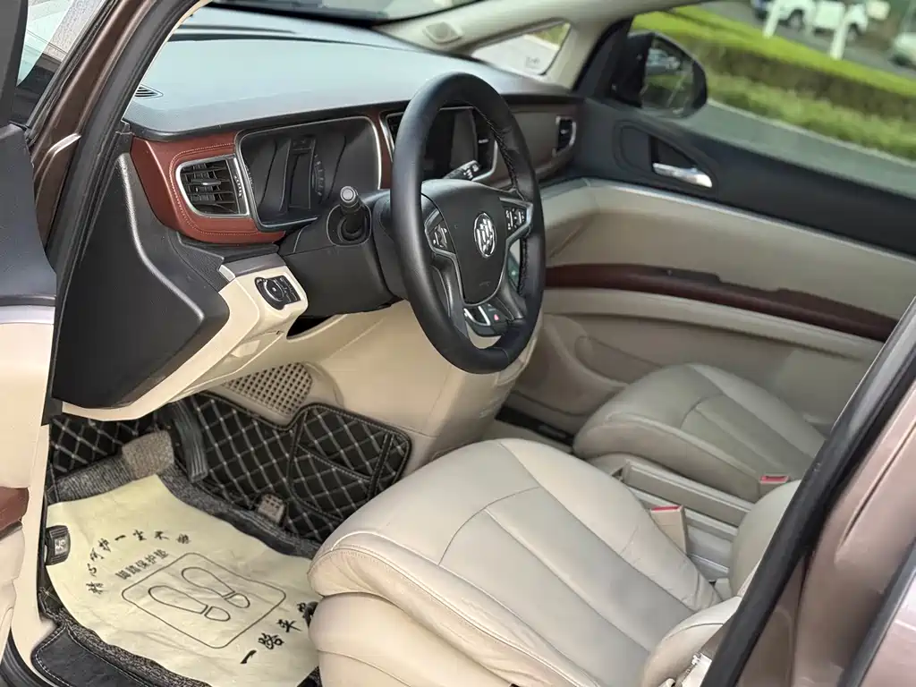 Buick GL8 — миниатюра 7