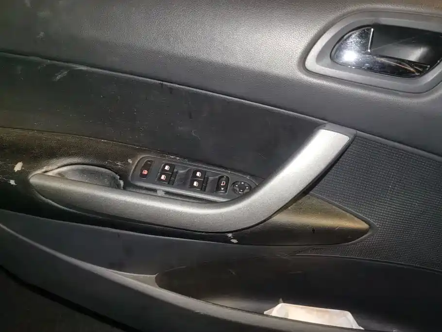 Peugeot 408 — миниатюра 7