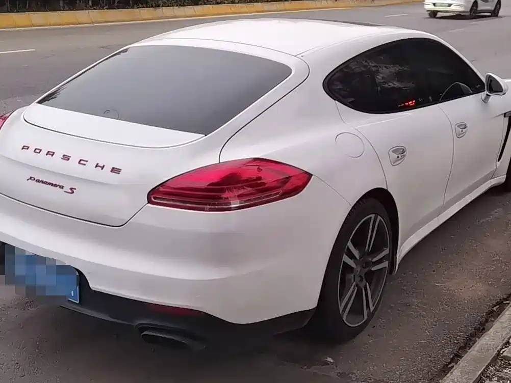 Porsche Panamera — миниатюра 2