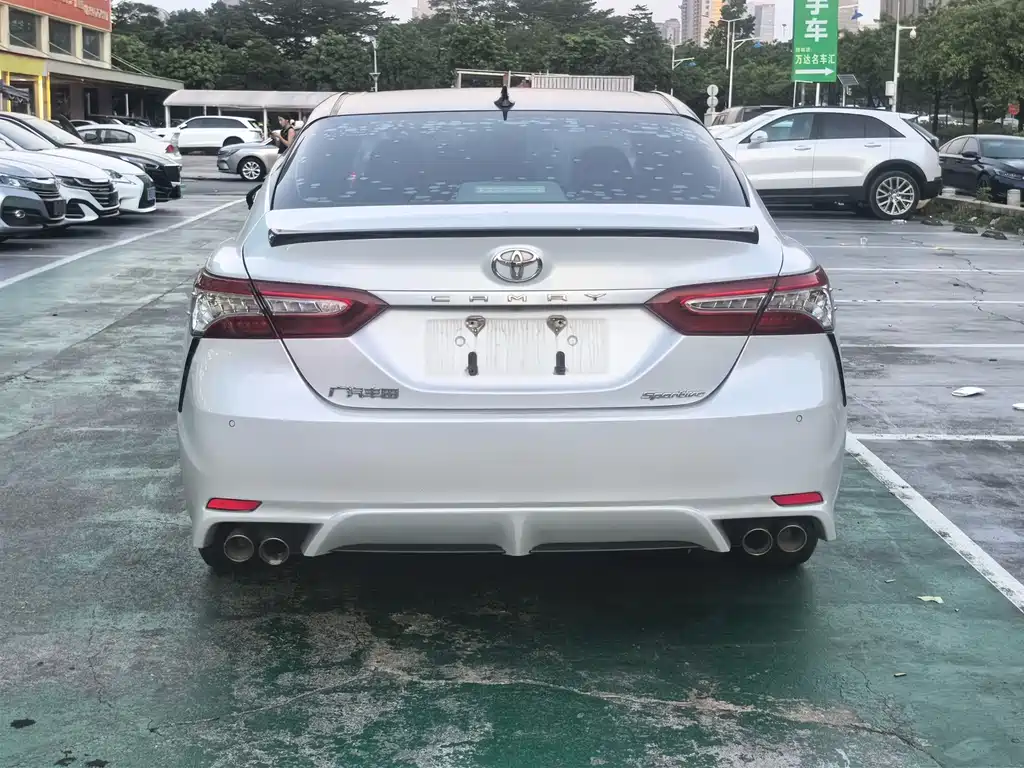 Toyota Camry — миниатюра 16