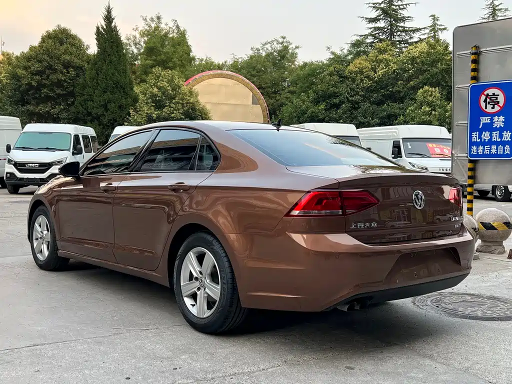Volkswagen Lamando 2017 230TSI DSG