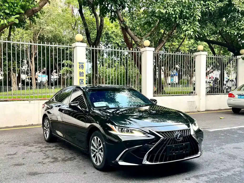 Lexus ES — миниатюра 3