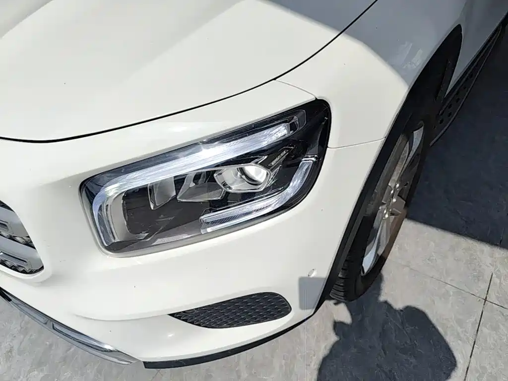 Mercedes-Benz GLB — миниатюра 24